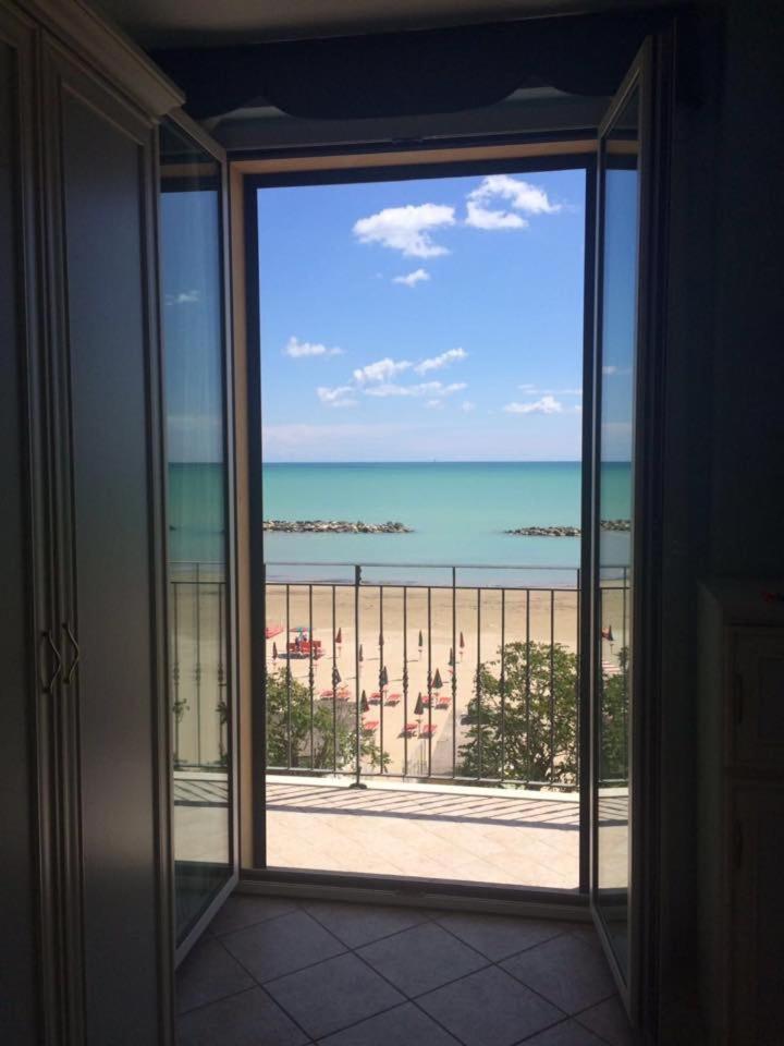 Hotel Capital Cupra Marittima Extérieur photo