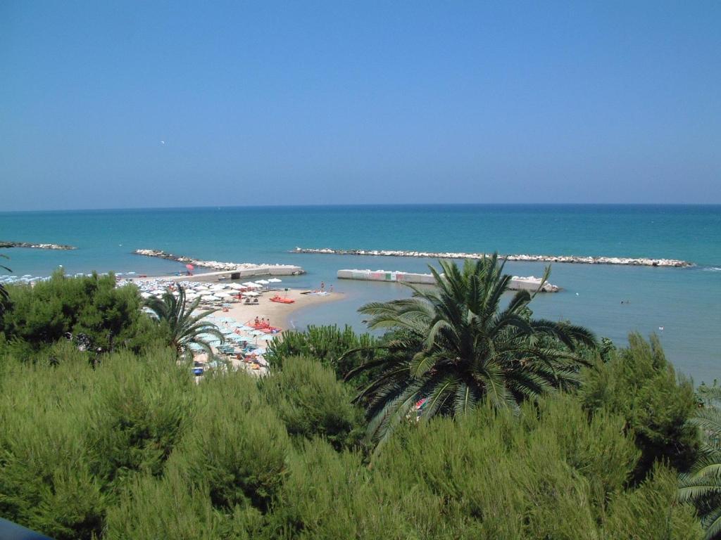 Hotel Capital Cupra Marittima Extérieur photo