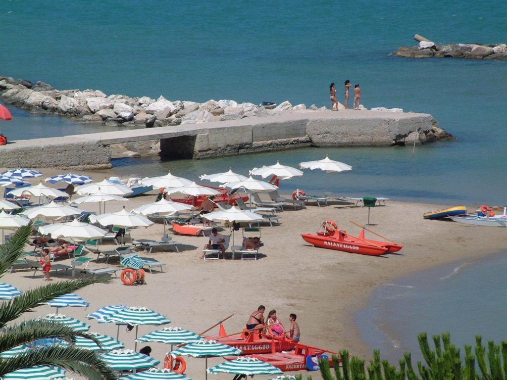 Hotel Capital Cupra Marittima Extérieur photo