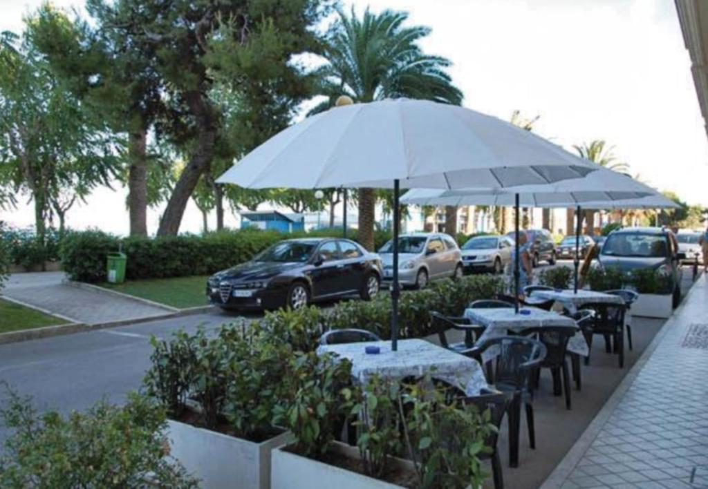 Hotel Capital Cupra Marittima Extérieur photo